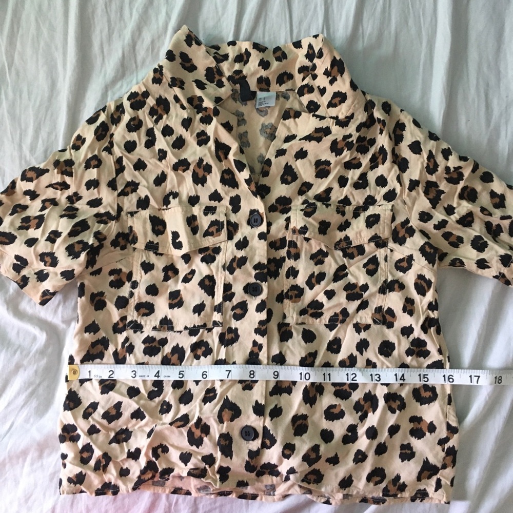 H&M Leopard Button Up - Picture 8 of 10